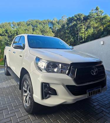 TOYOTA HILUX 2.8 SRV 4X4 CD 16V DIESEL 4P AUTOMÁTICO
